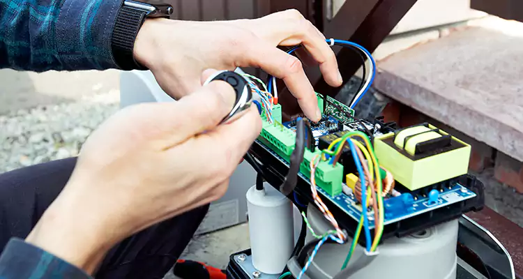 Automatic Driveway Gate Repair in Holiday, FL