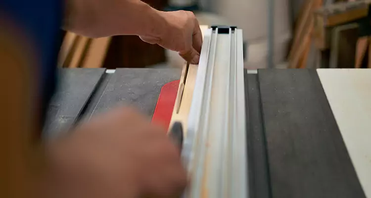 Bifold Door Seal Repair in Holiday, FL