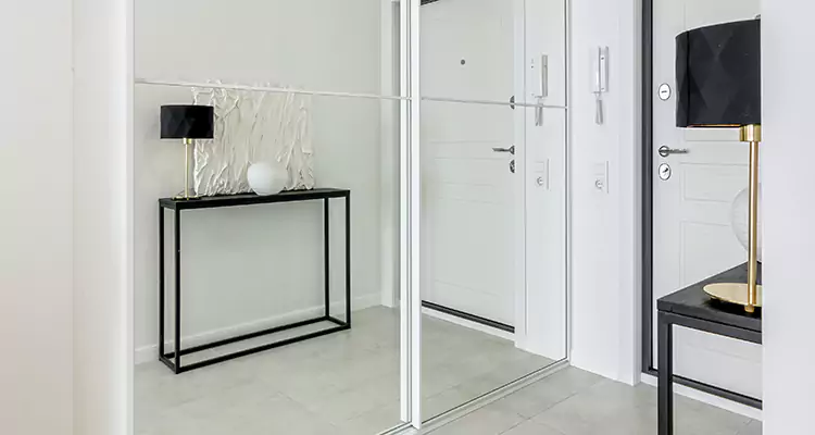 Mirrored Bifold Closet Doors Repair in Holiday, FL