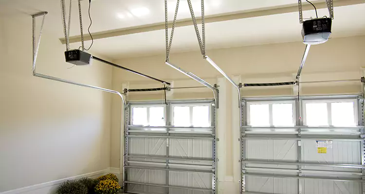 Residential Emergency Garage Door Repair in Holiday, FL