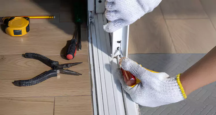 Screen Door Wheel Replacement in Holiday, FL