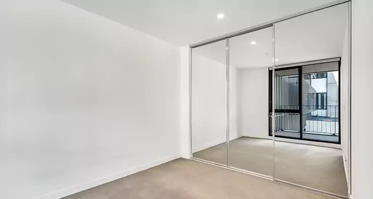 Why Homeowners Choose Us for Sliding Mirror Door Replacement in Holiday, FL