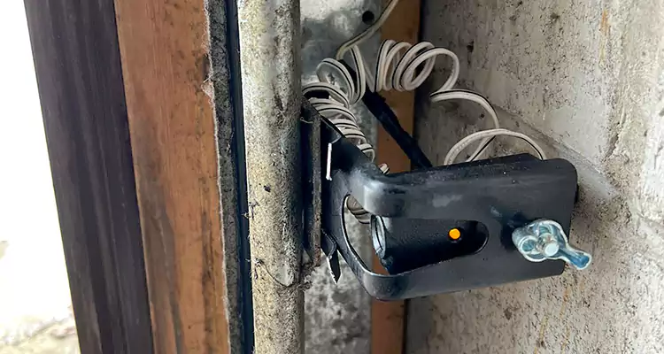 Fix Broken Garage Door Sensor in Holiday, FL