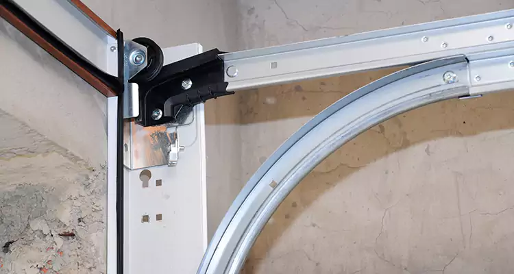 Maintain Liftmaster Garage Door Off Track in Holiday, FL