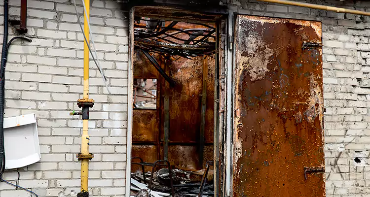 Metal Door Rust Repair in Holiday, FL