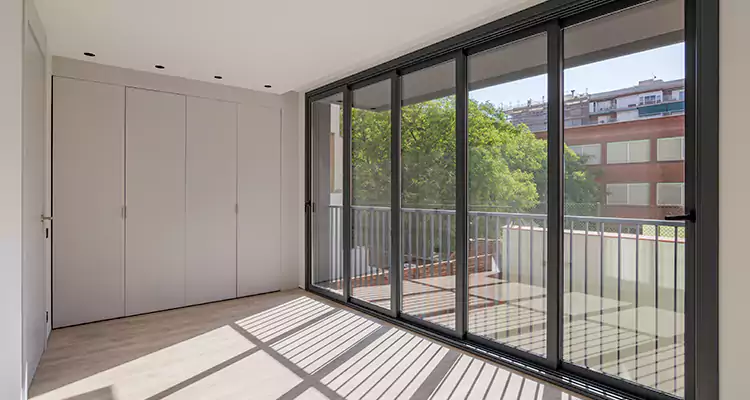 Fix Sliding Screen Door Track in Holiday, FL